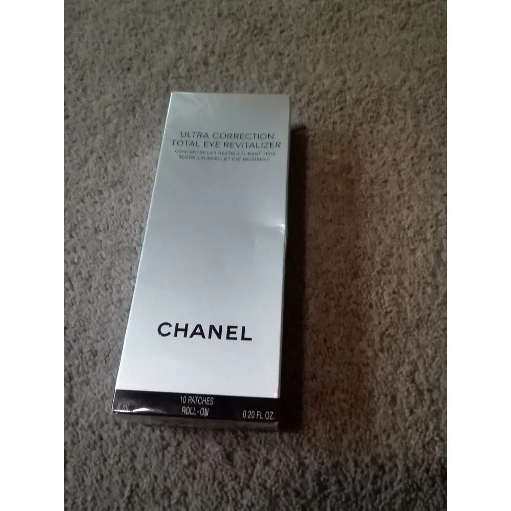 NIB Chanel Ultra Correction Total Eye Revitalizer .20 oz 10 Patches & Roll On